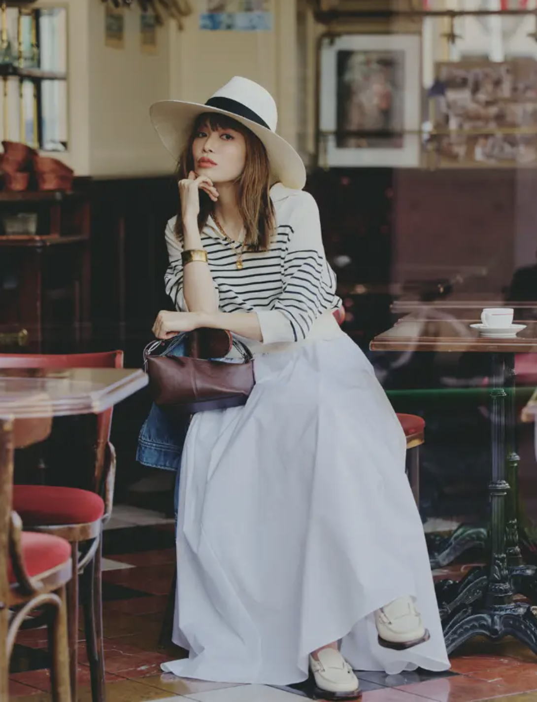 Chiếc áo đang gây bão mùa xuân năm nay: Hội mặc đẹp rần rần lăng xê, cứ diện lên là auto sang xịn! - Ảnh 10.