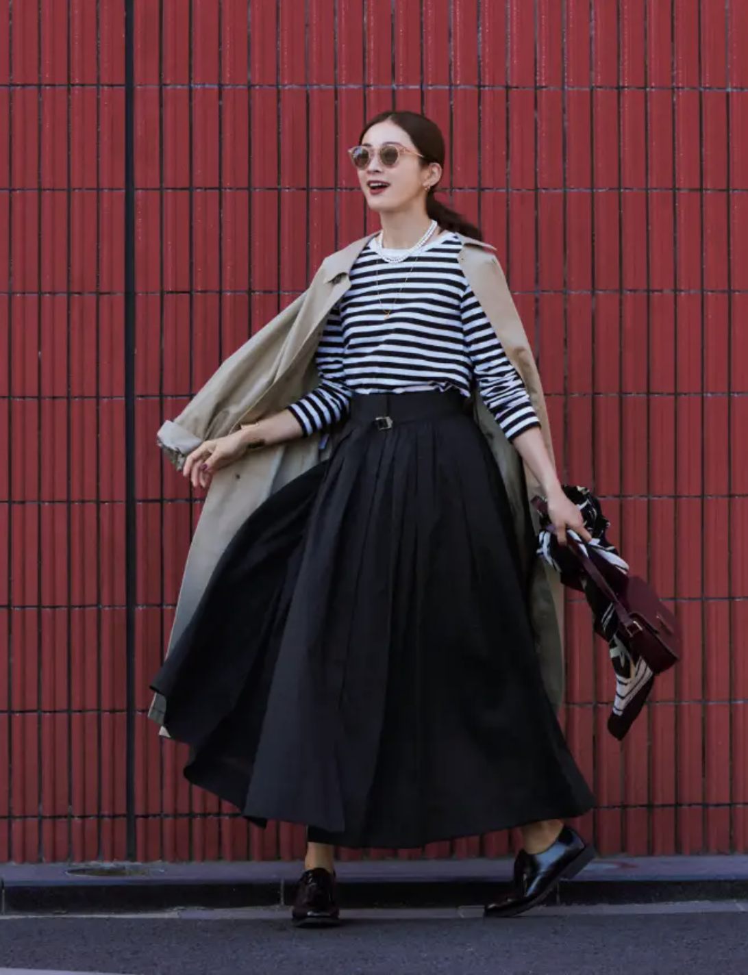 Chiếc áo đang gây bão mùa xuân năm nay: Hội mặc đẹp rần rần lăng xê, cứ diện lên là auto sang xịn! - Ảnh 6.