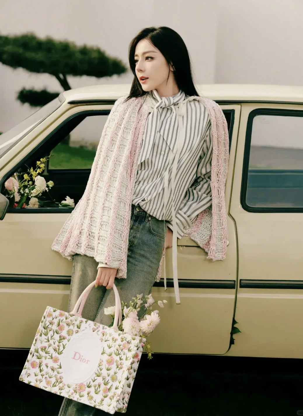 Chiếc áo đang gây bão mùa xuân năm nay: Hội mặc đẹp rần rần lăng xê, cứ diện lên là auto sang xịn! - Ảnh 12.