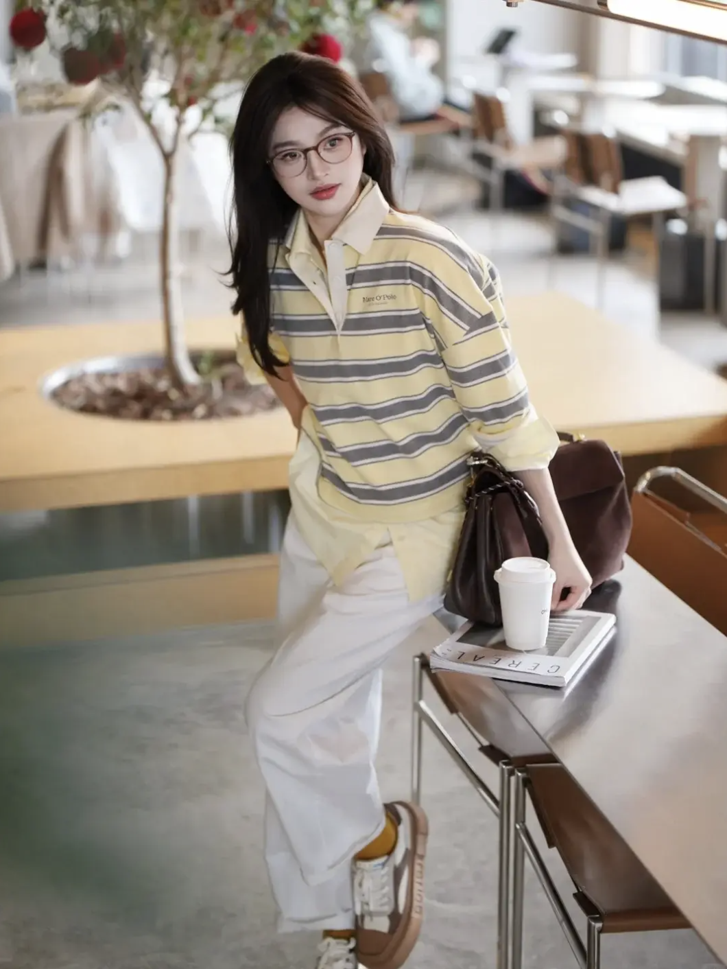 Chiếc áo đang gây bão mùa xuân năm nay: Hội mặc đẹp rần rần lăng xê, cứ diện lên là auto sang xịn! - Ảnh 29.