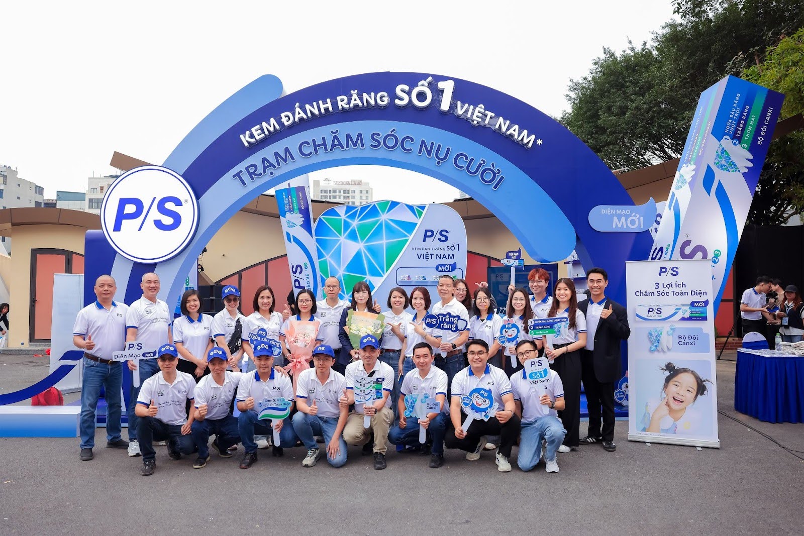 P/S c&ugrave;ng Hiệp Hội Răng H&agrave;m Mặt n&acirc;ng cao nhận thức chăm s&oacute;c sức khỏe răng miệng to&agrave;n diện - Ảnh 3.