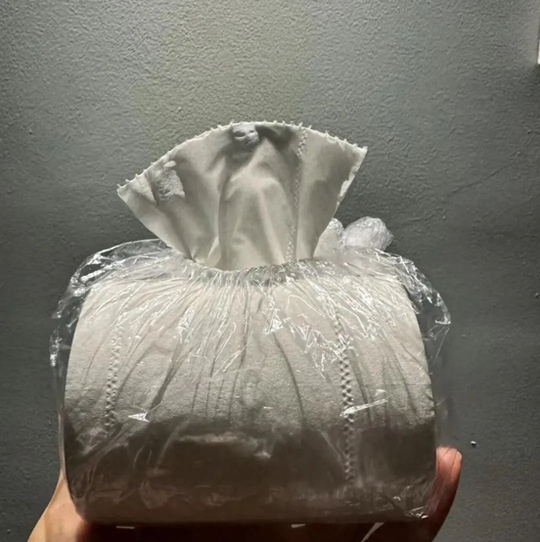 11 cách dùng màng bọc thực phẩm khiến tôi phải thốt lên: Sao không biết sớm- Ảnh 11. 11 cách dùng màng bọc thực phẩm khiến tôi phải thốt lên: Sao không biết sớm- Ảnh 11.