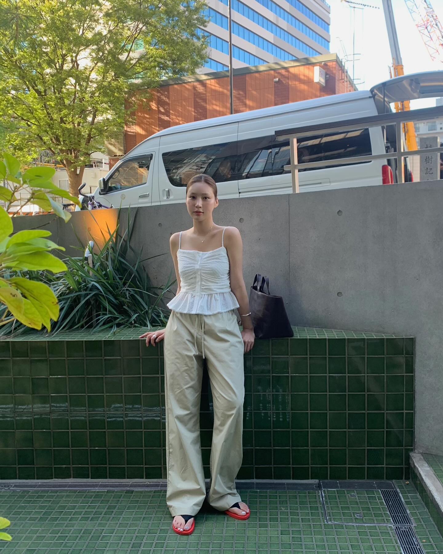 4 kiểu quần d&agrave;i m&ugrave;a h&egrave; hack tuổi xuất sắc- Ảnh 9.