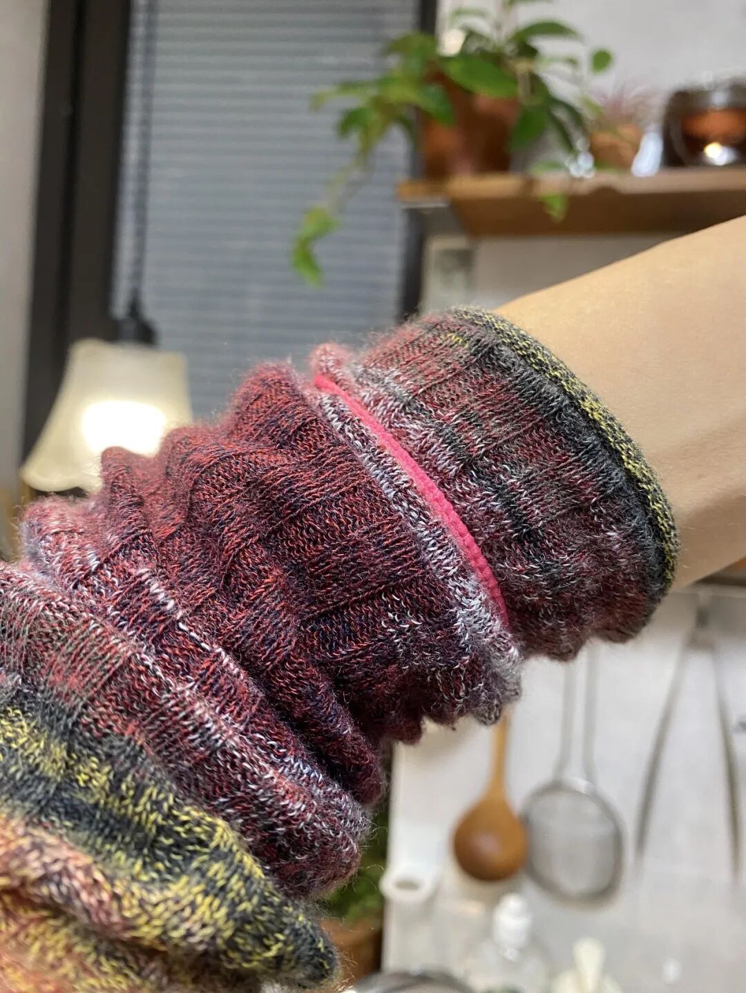 Sợi dây chun 1.000 đồng tưởng vô dụng - ai ngờ giải quyết được 11 rắc rối trong nhà, tiết kiệm cả trăm nghìn mỗi tháng - Ảnh 2.