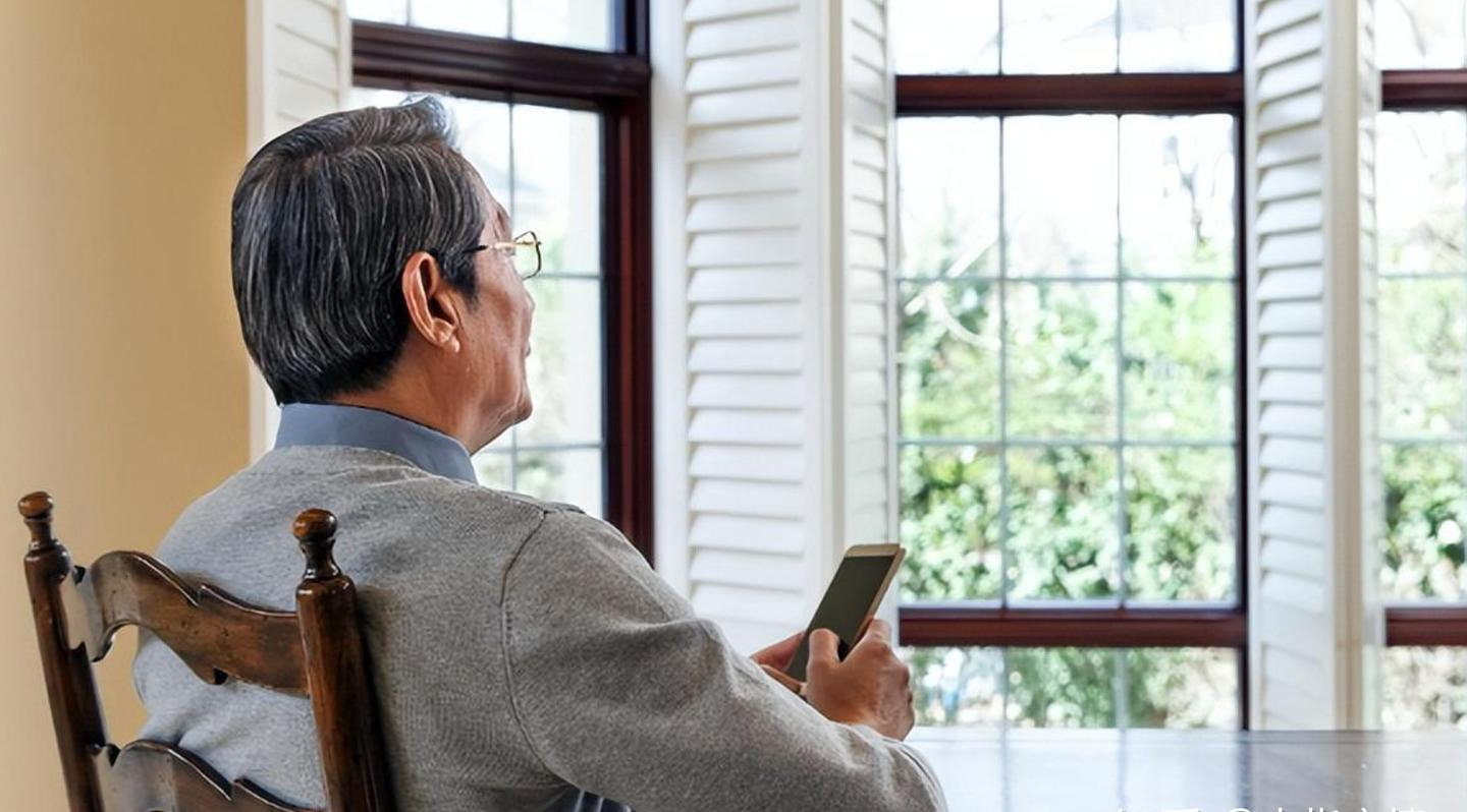 T&ocirc;i về qu&ecirc; nghỉ hưu ở tuổi 60: Chi hơn 300 triệu sửa nh&agrave;, mua xe điện, rồi nhận ra b&agrave;i học t&agrave;i ch&iacute;nh lớn nhất kh&ocirc;ng nằm ở tiền - Ảnh 2.