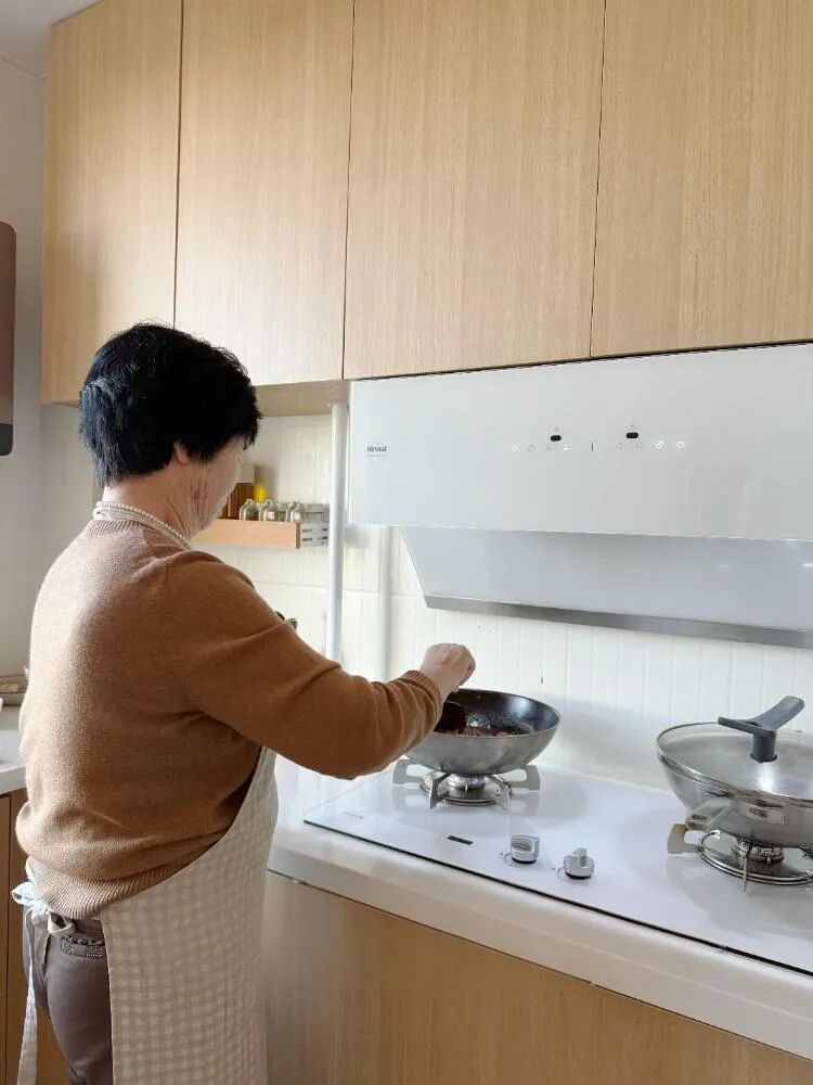 Mẹ t&ocirc;i giữ nh&agrave; lu&ocirc;n sạch d&ugrave; kh&ocirc;ng dọn nhiều: 15 th&oacute;i quen nhỏ tưởng &ldquo;kh&oacute; chịu&rdquo; nhưng gi&uacute;p tiết kiệm cả thời gian lẫn tiền mỗi th&aacute;ng - Ảnh 9.