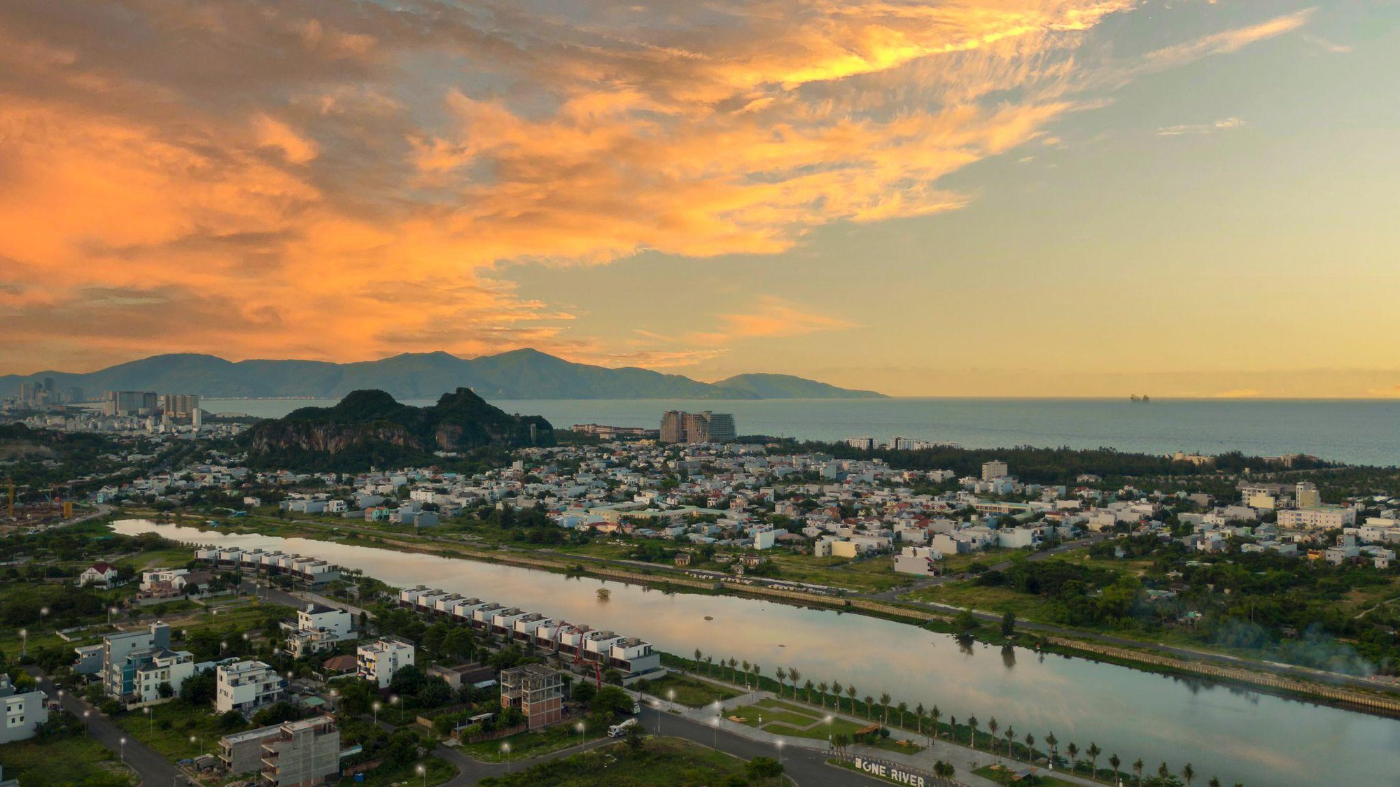 L&agrave;n s&oacute;ng cư d&acirc;n to&agrave;n cầu v&agrave; d&ograve;ng tiền ồ ạt đổ về &ldquo;T&acirc;n thủ phủ&rdquo; Đ&agrave; Nẵng - Ảnh 1.