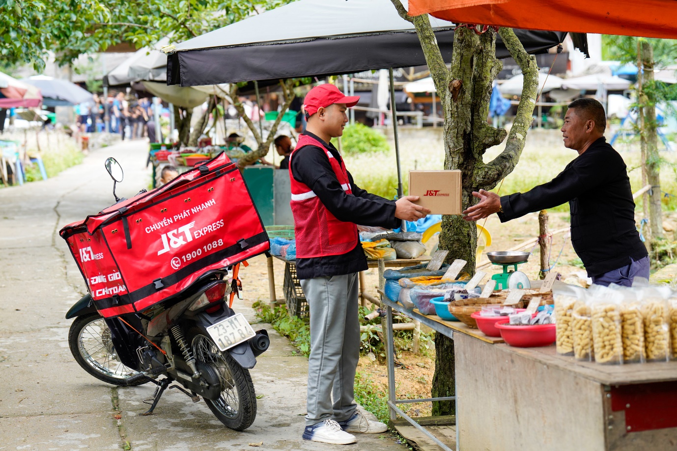 Gửi h&agrave;ng c&aacute; nh&acirc;n chưa bao giờ dễ đến thế: V&agrave;i chạm tr&ecirc;n điện thoại, shipper đến tận nh&agrave; lấy h&agrave;ng d&ugrave; chỉ 1 đơn - Ảnh 2.
