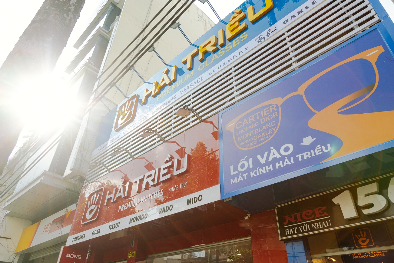 Mua mắt k&iacute;nh ch&iacute;nh h&atilde;ng tại K&iacute;nh Hải Triều: Gi&aacute;, thương hiệu, dịch vụ - Ảnh 1.