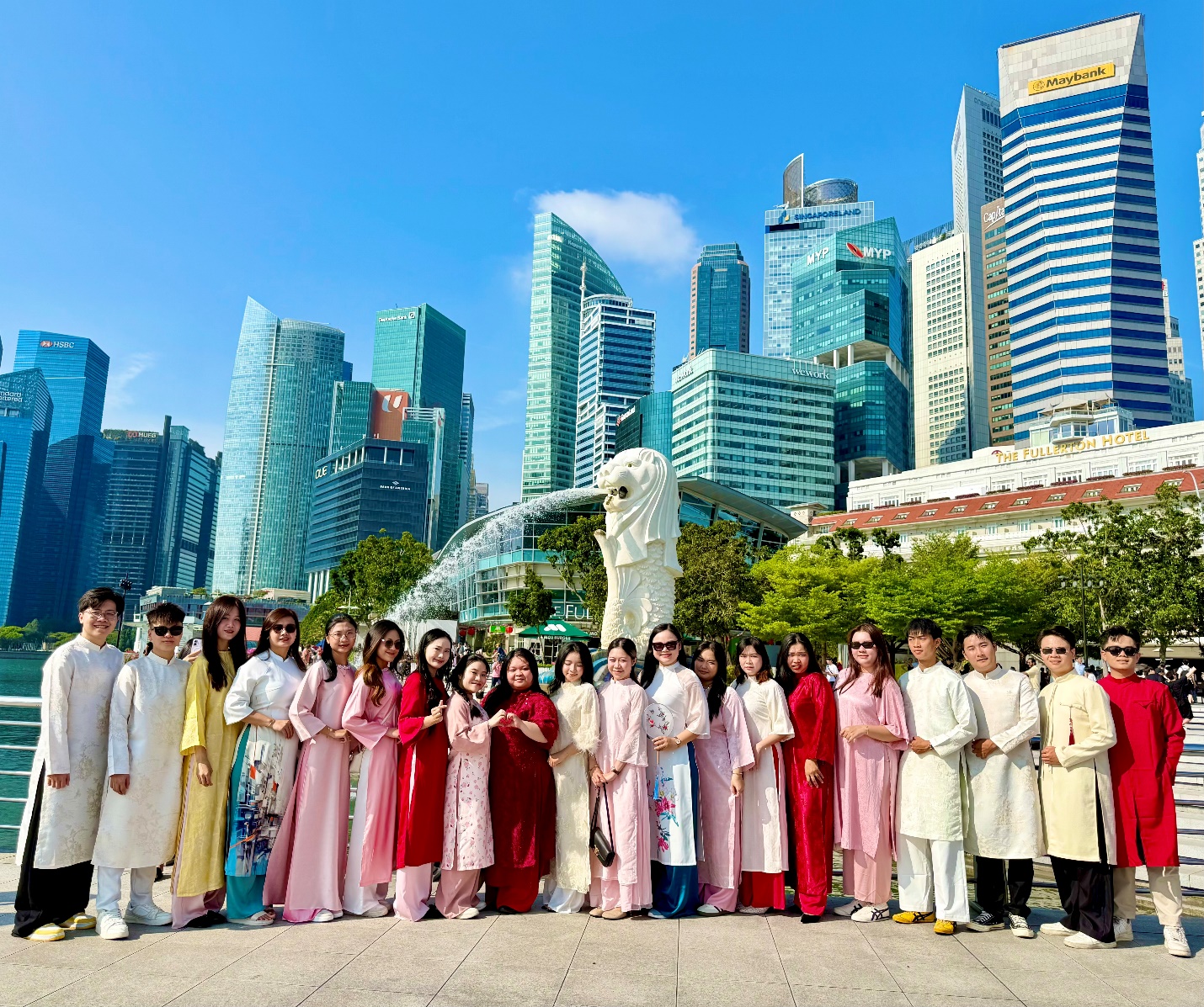 Học nh&oacute;m ng&agrave;nh dịch vụ tại UEF, sinh vi&ecirc;n c&oacute; cơ hội học tập quốc tế từ sớm - Ảnh 2.