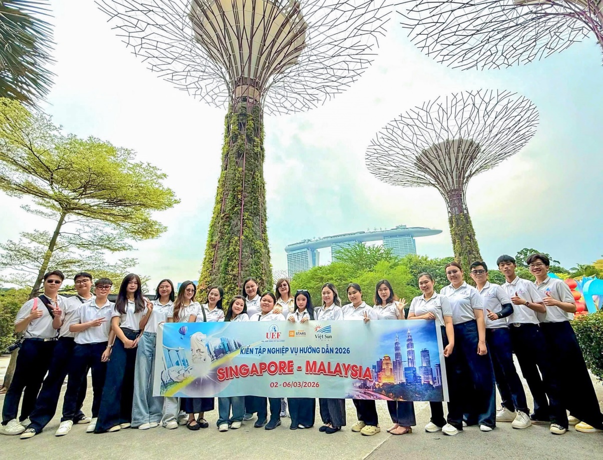 Đi để học nghề: Sinh vi&ecirc;n ng&agrave;nh du lịch UEF kiến tập từ Việt Nam ra khu vực - Ảnh 4.