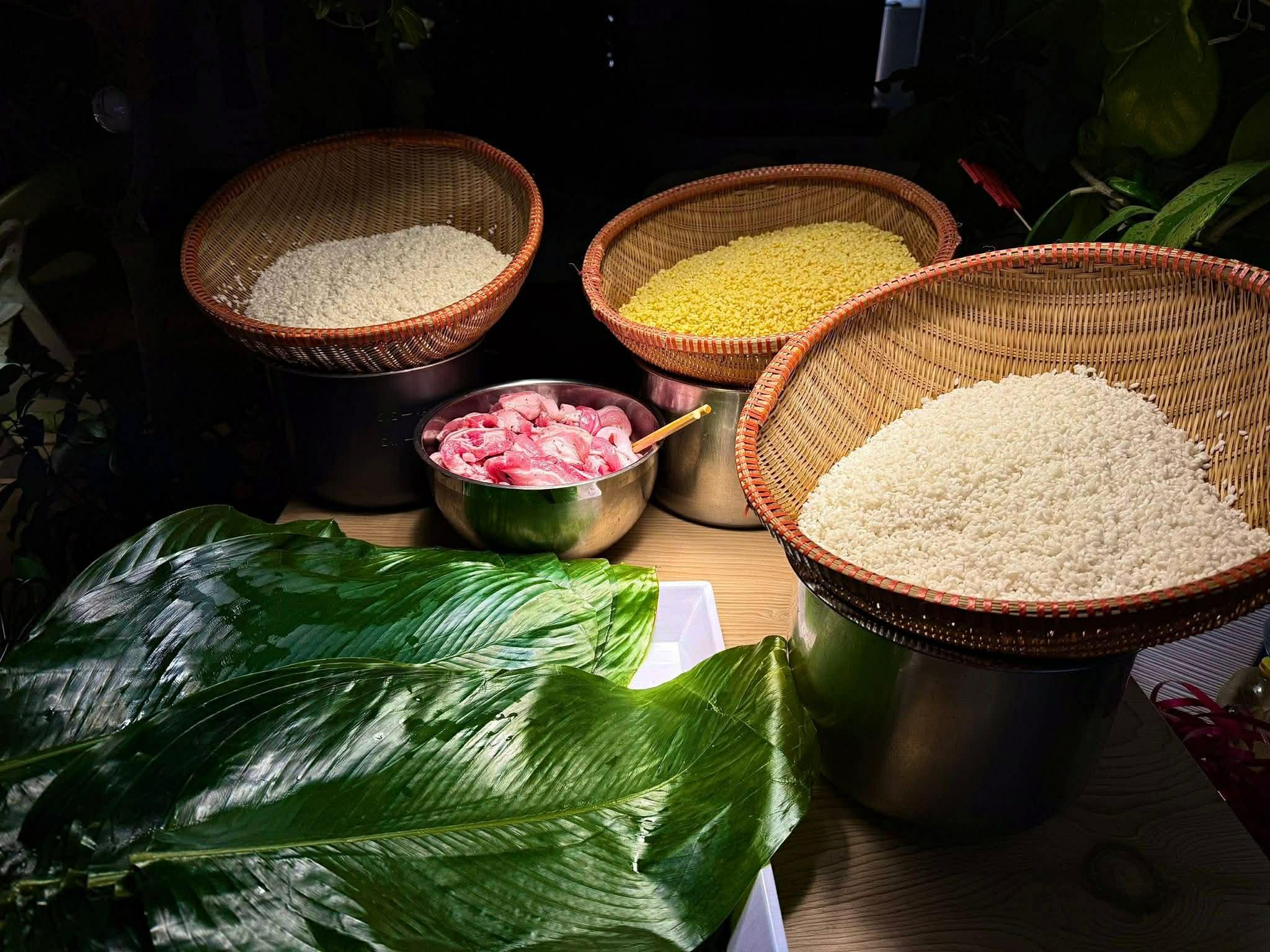 Mẹ 2 con ở trời &Acirc;u l&agrave;m m&oacute;n qu&ecirc; nh&agrave;, dạy con n&oacute;i tiếng Việt v&agrave; giữ trọn hồn Tết Việt Nam giữa m&ugrave;a đ&ocirc;ng xa xứ- Ảnh 1.