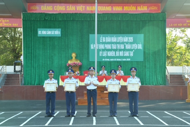 Bộ Tư Lệnh V&ugrave;ng Cảnh s&aacute;t biển 4 tổ chức Lễ ra qu&acirc;n huấn luyện năm 2026 - Ảnh 3.