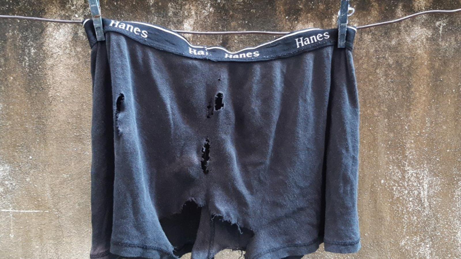 3 thứ trong tủ đồ mọi anh chồng phải thay định kỳ để h&ocirc;n nh&acirc;n kh&ocirc;ng &aacute;m m&ugrave;i - Ảnh 1.