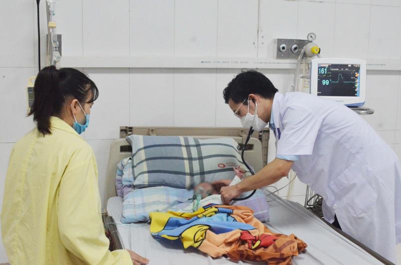 Cảnh gi&aacute;c RSV g&acirc;y bệnh h&ocirc; hấp nặng cho trẻ dưới 1 tuổi, chủ động ph&ograve;ng bệnh dịp đầu năm - Ảnh 1.