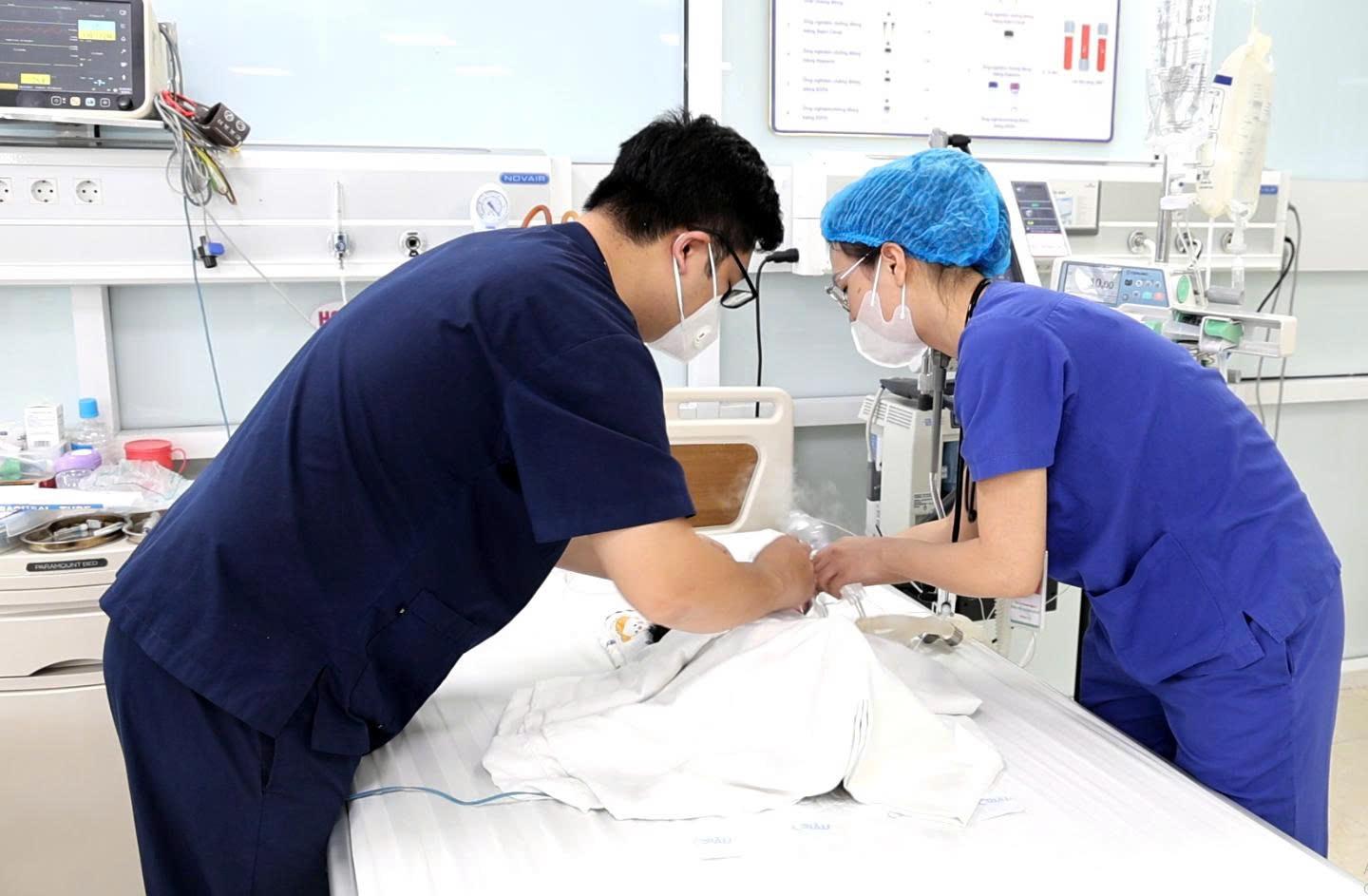 Cảnh gi&aacute;c RSV g&acirc;y bệnh h&ocirc; hấp nặng cho trẻ dưới 1 tuổi, chủ động ph&ograve;ng bệnh dịp đầu năm - Ảnh 3.