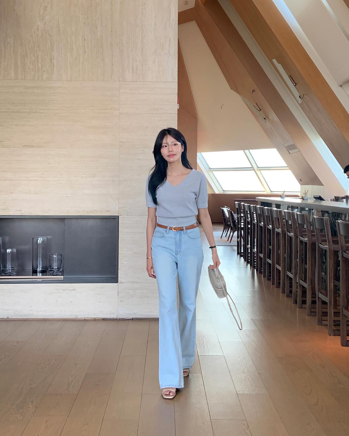 Quần jeans ống rộng - c&aacute;ch phối đồ s&agrave;nh điệu cho m&ugrave;a h&egrave; 2026 - Ảnh 1.