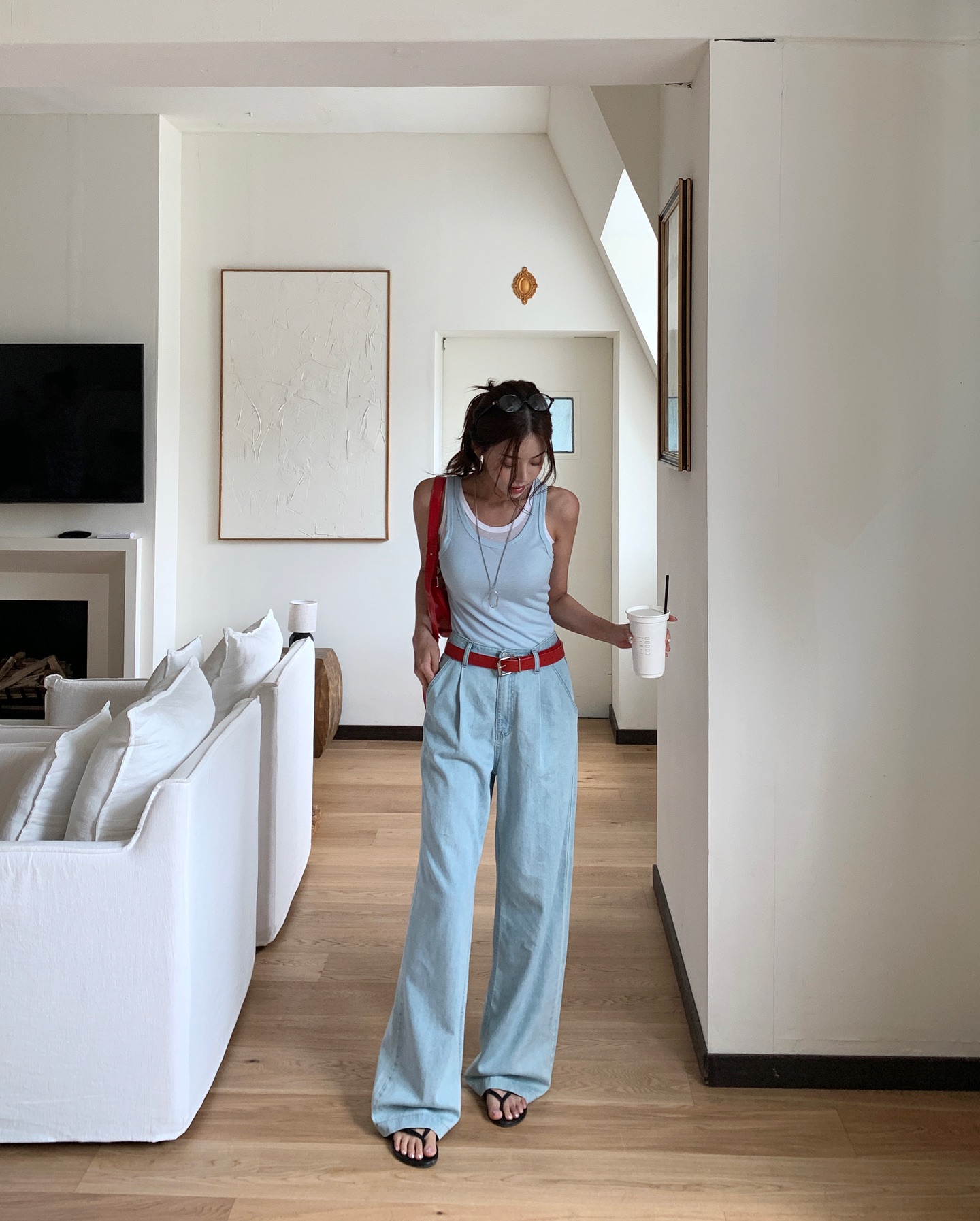 Quần jeans ống rộng - c&aacute;ch phối đồ s&agrave;nh điệu cho m&ugrave;a h&egrave; 2026 - Ảnh 5.