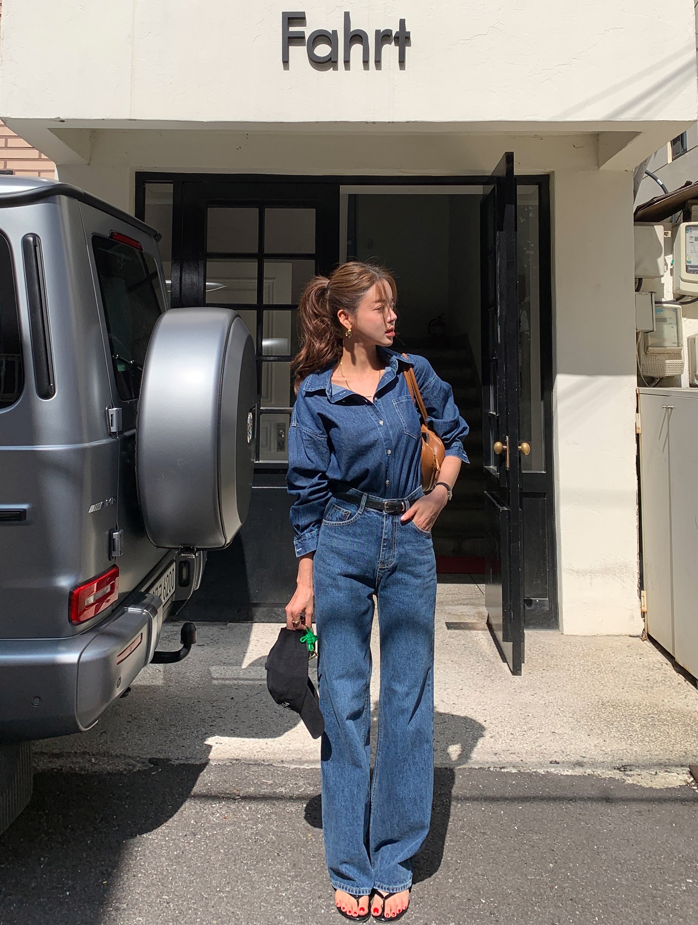 Quần jeans ống rộng - c&aacute;ch phối đồ s&agrave;nh điệu cho m&ugrave;a h&egrave; 2026 - Ảnh 6.