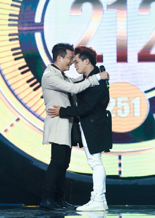 Nam sinh viên ngân hàng bị bạn trêu và thành ca sĩ, nói thẳng 1 điều - Ảnh 2.