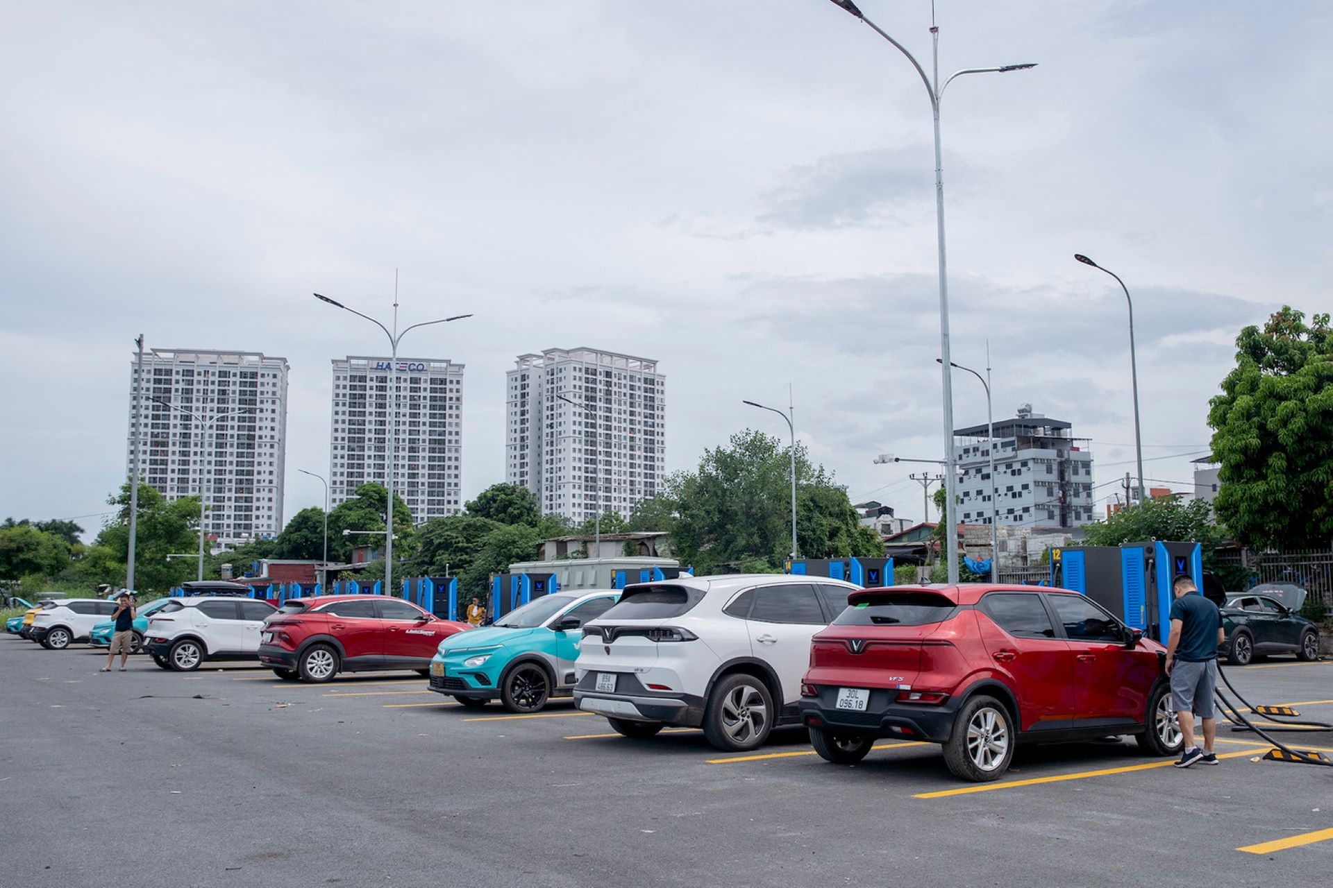 Chuy&ecirc;n gia: Si&ecirc;u trạm sạc của V-Green sẽ n&acirc;ng tầm trải nghiệm cho người d&ugrave;ng xe điện - Ảnh 1.