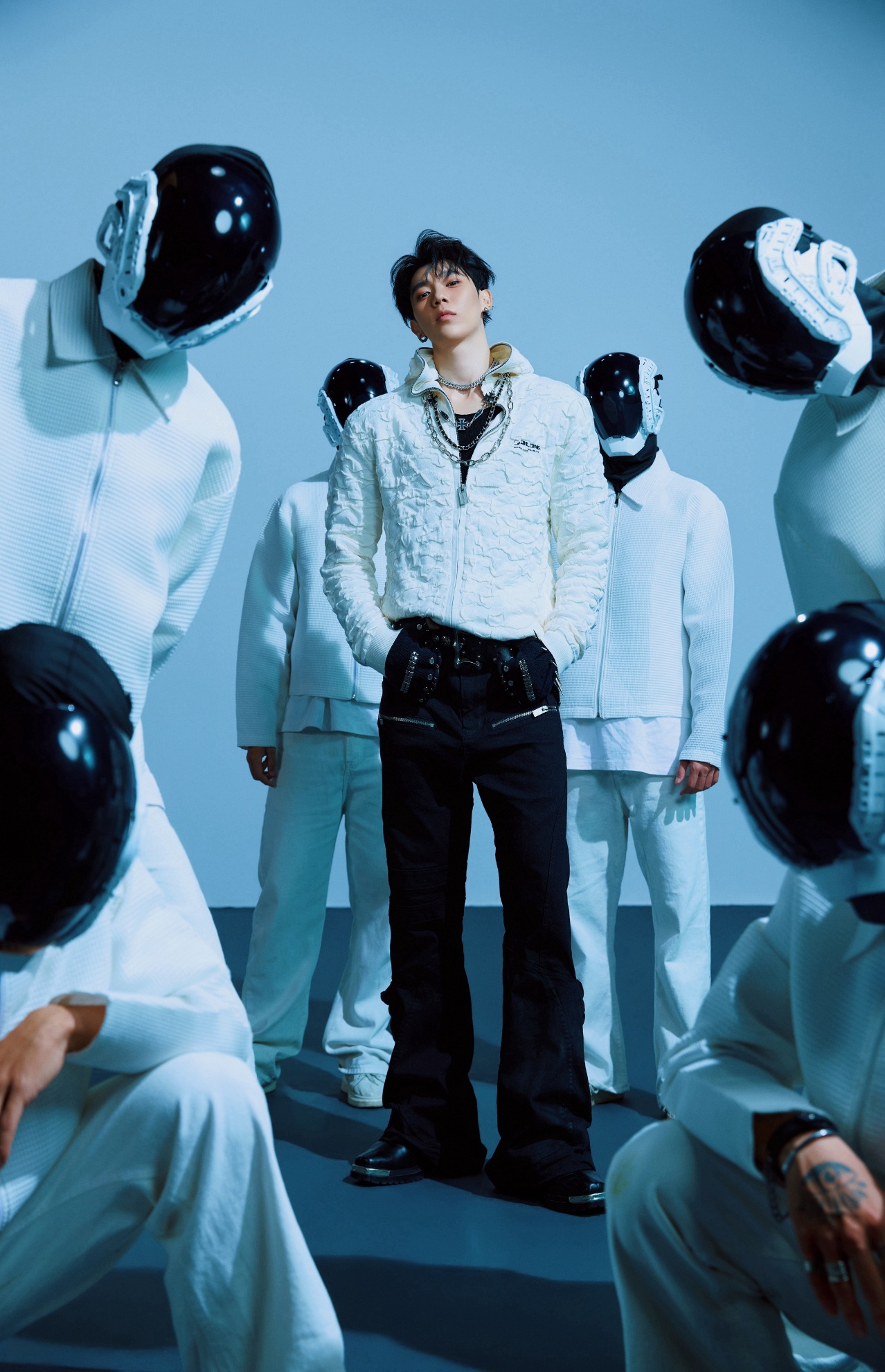 LOHAN ra mắt &ldquo;Ai Thắng Ai?&rdquo;: Tự s&aacute;ng t&aacute;c, sản xuất m&agrave; c&ograve;n mời được Bảo Thy tham gia - Ảnh 4.