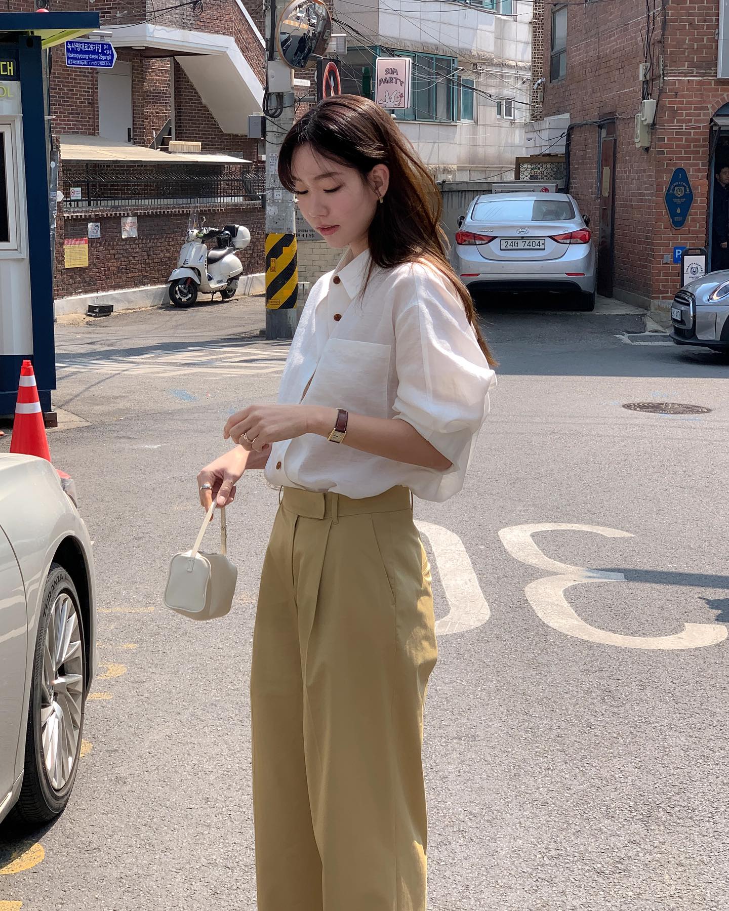 Hè này chị em cứ mặc đồ sáng màu thật nhiều, đảm bảo trẻ ra 5 tuổi- Ảnh 9. Hè này chị em cứ mặc đồ sáng màu thật nhiều, đảm bảo trẻ ra 5 tuổi- Ảnh 9.