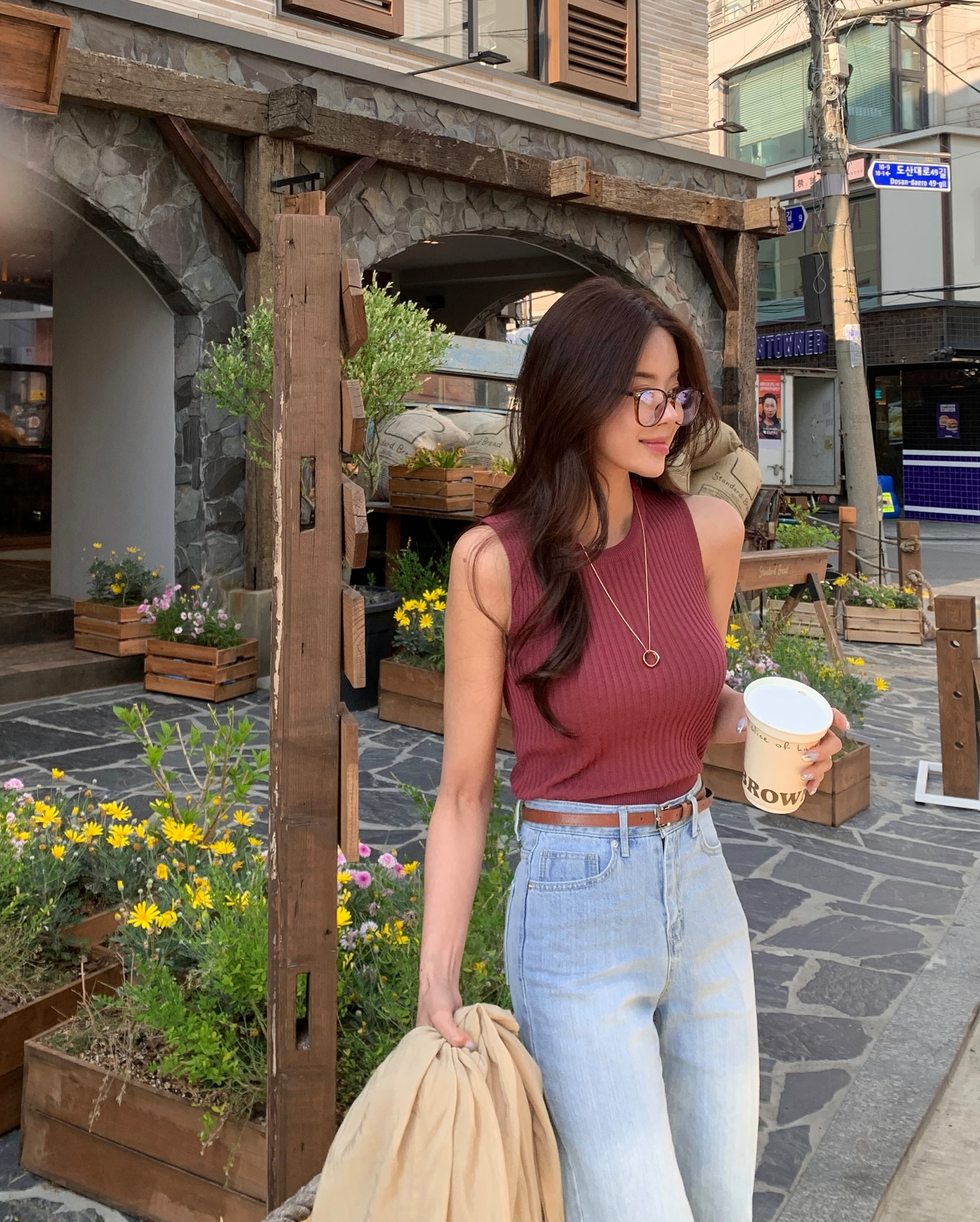 4 mẫu áo mùa hè cứ mặc lên là sang chảnh, chị em không cần mua đồ hiệu vẫn nâng cấp được style- Ảnh 3. 4 mẫu áo mùa hè cứ mặc lên là sang chảnh, chị em không cần mua đồ hiệu vẫn nâng cấp được style- Ảnh 3.