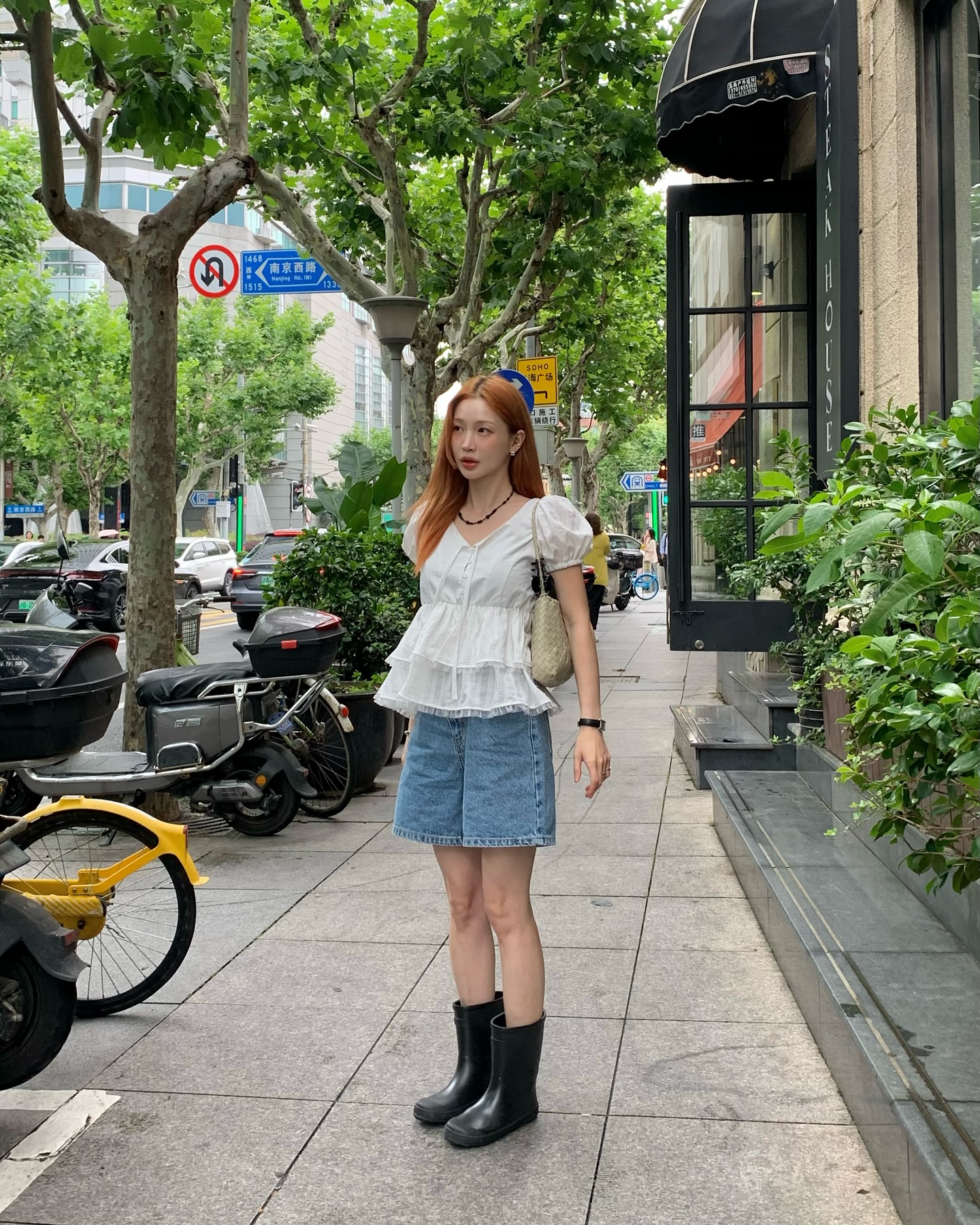 Hè này chị em cứ mặc đồ sáng màu thật nhiều, đảm bảo trẻ ra 5 tuổi- Ảnh 4. Hè này chị em cứ mặc đồ sáng màu thật nhiều, đảm bảo trẻ ra 5 tuổi- Ảnh 4.