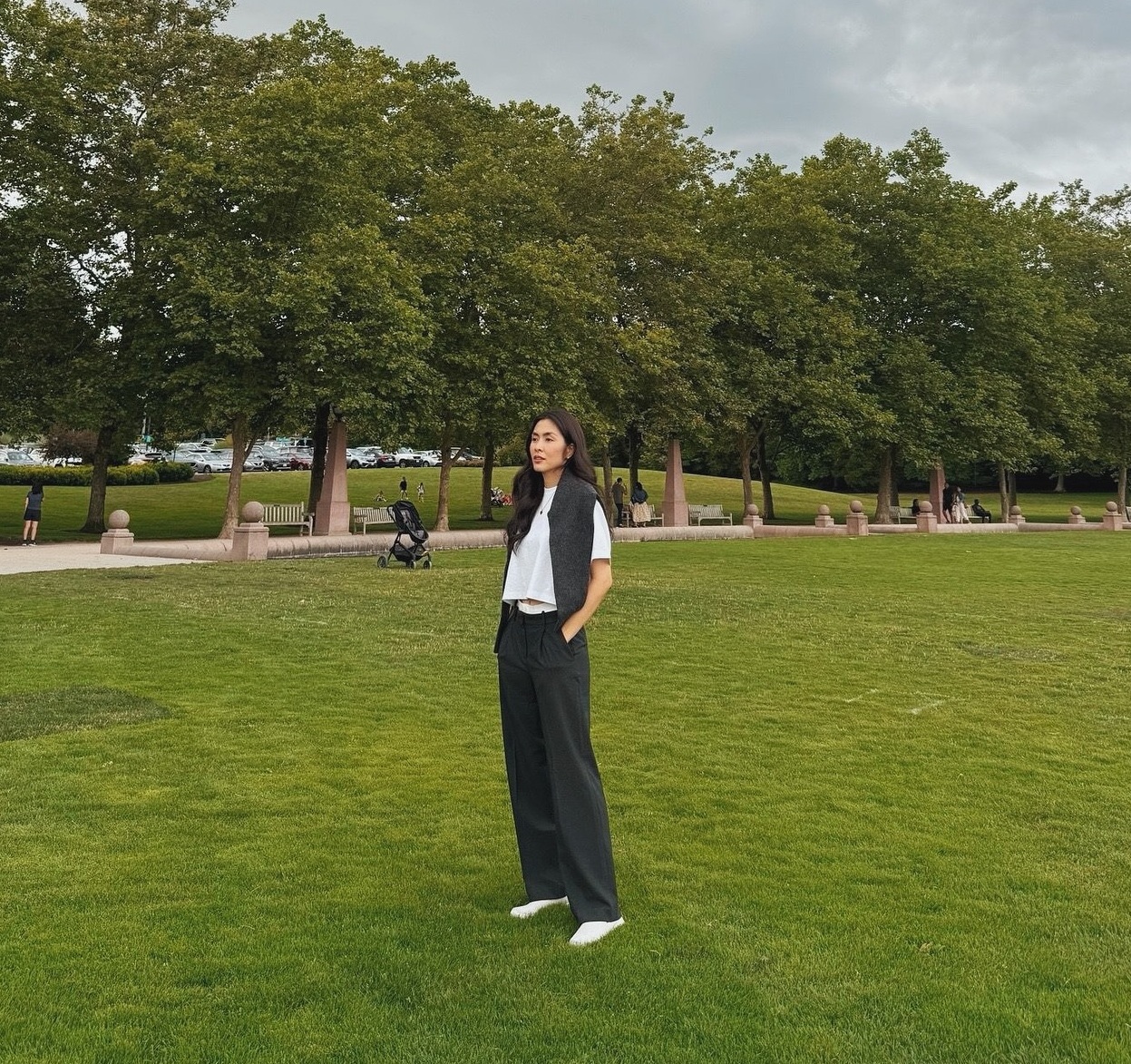 Phụ nữ tr&ecirc;n 40 tuổi n&ecirc;n mặc quần &acirc;u theo 4 c&aacute;ch, đảm bảo s&agrave;nh điệu v&agrave; tinh tế mọi l&uacute;c mọi nơi- Ảnh 6.