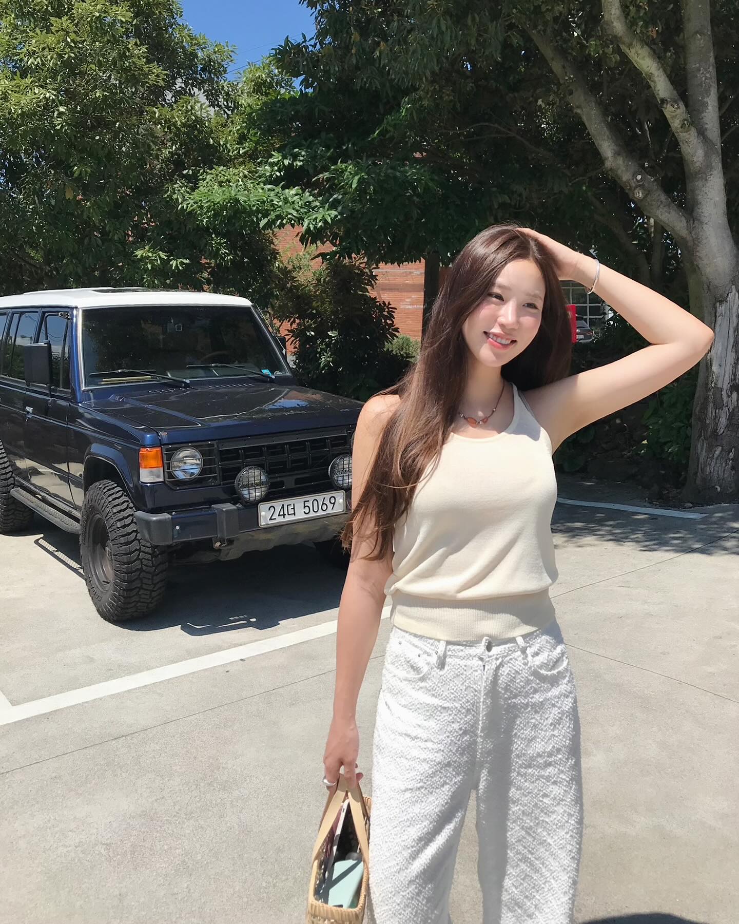 Hè này chị em cứ mặc đồ sáng màu thật nhiều, đảm bảo trẻ ra 5 tuổi- Ảnh 5. Hè này chị em cứ mặc đồ sáng màu thật nhiều, đảm bảo trẻ ra 5 tuổi- Ảnh 5.