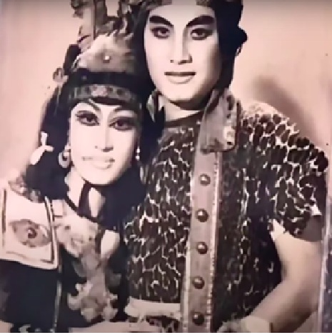 C&ocirc; đ&agrave;o xinh đẹp h&aacute;t với NSND Minh Vương: "T&ocirc;i te tua như c&aacute;i mền r&aacute;ch"- Ảnh 2.