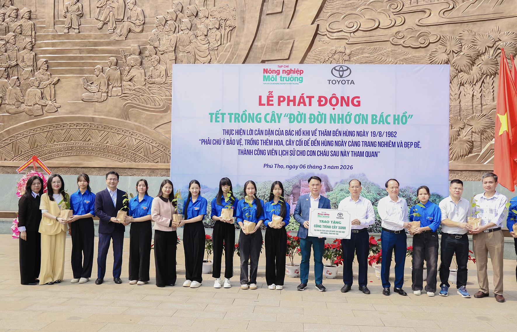 &ldquo;Toyota cam kết v&igrave; một Việt Nam xanh hơn, sạch hơn v&agrave; hạnh ph&uacute;c hơn&rdquo;.- Ảnh 1.