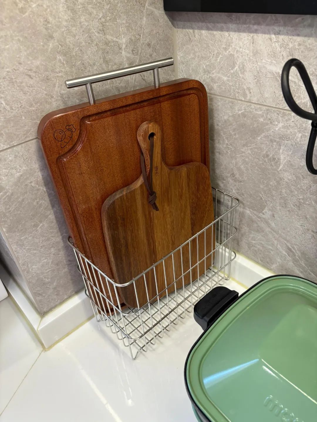 Nhìn bếp nhà hàng xóm, tôi mới nhận ra: Mình đã sắp xếp sai suốt bao năm - khoảng cách thật sự quá lớn - Ảnh 9.