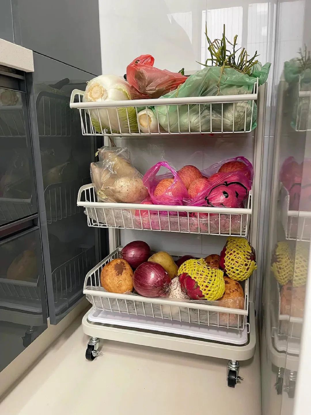 Nhìn bếp nhà hàng xóm, tôi mới nhận ra: Mình đã sắp xếp sai suốt bao năm - khoảng cách thật sự quá lớn - Ảnh 12.