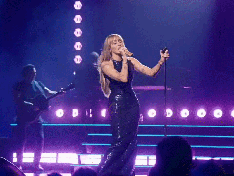 Đ&acirc;y ch&iacute;nh l&agrave; biểu tượng Hannah Montana sau 2 thập kỷ, nhan sắc U40 bẻ cong thời gian! - Ảnh 1.