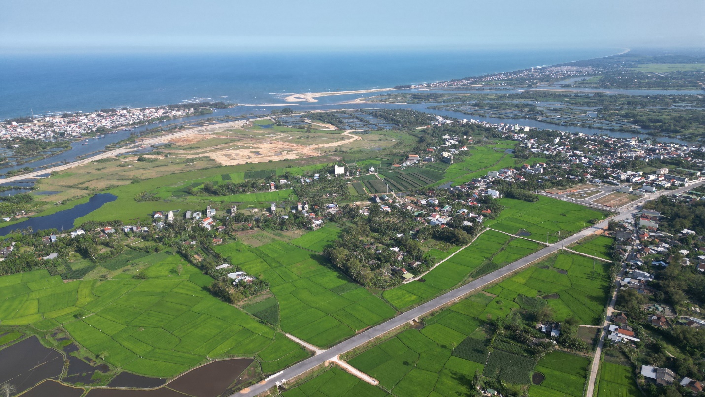 Quảng Ng&atilde;i: Từ thủ phủ c&ocirc;ng nghiệp miền Trung đến điểm s&aacute;ng hạ tầng đ&ocirc; thị v&agrave; dịch vụ - Ảnh 1.