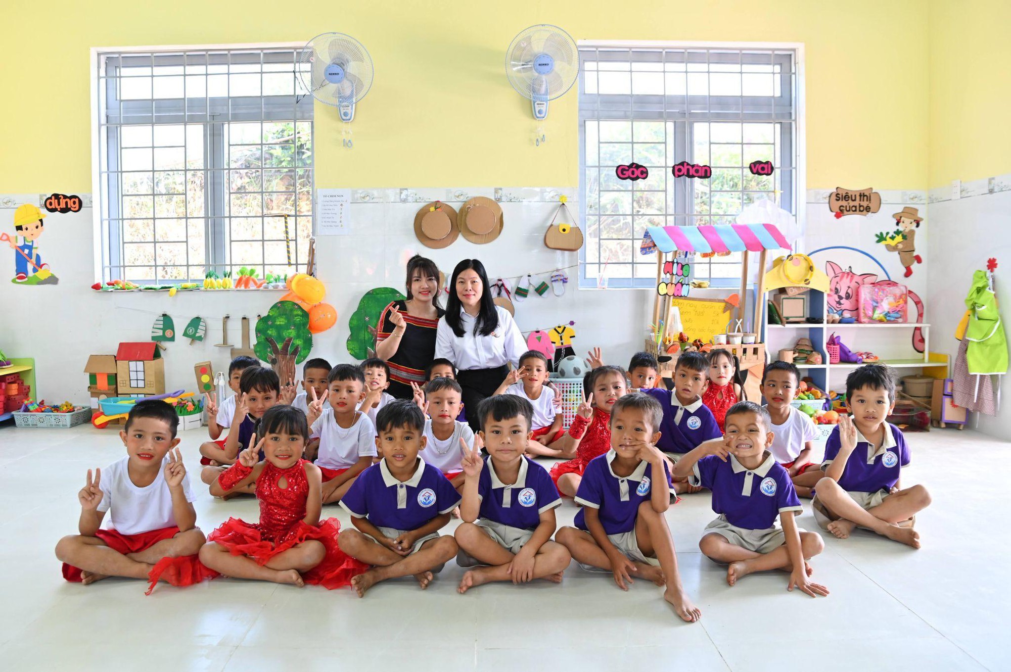 UNIQLO Việt Nam v&agrave; Quỹ Hy Vọng kh&aacute;nh th&agrave;nh điểm trường th&ocirc;n Phước C&ocirc;ng 2, trường mẫu gi&aacute;o Phước Ch&aacute;nh - Ảnh 2.