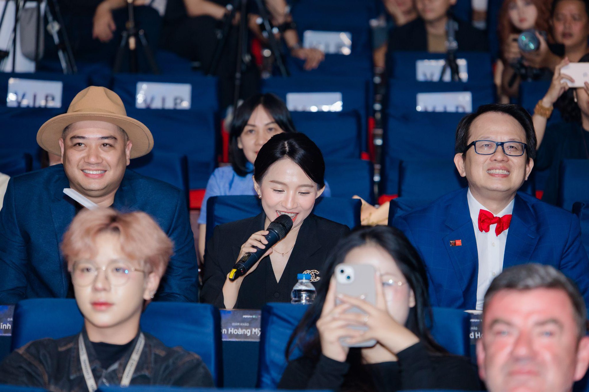 Qu&aacute;n qu&acirc;n cuộc thi Sing Out Loud 2026 gi&agrave;nh chiến thắng thuyết phục với m&agrave;n tr&igrave;nh diễn đa nhạc cụ ấn tượng- Ảnh 2.