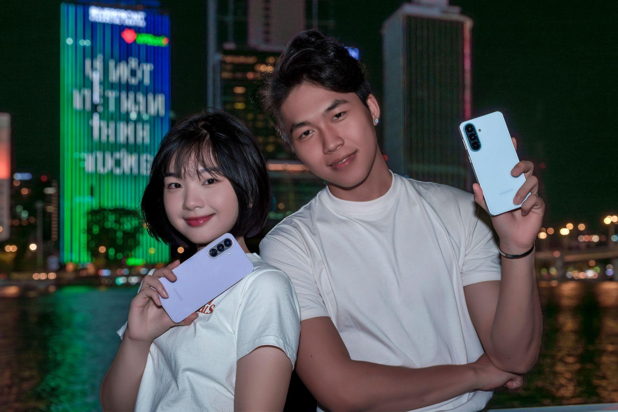 Nếu đời m&igrave;nh chưa rực rỡ th&igrave;&hellip; m&igrave;nh thử bắt vibe thời thượng, bắt vibe đ&ecirc;m, bắt vibe th&ocirc;ng th&aacute;i xem! - Ảnh 3.