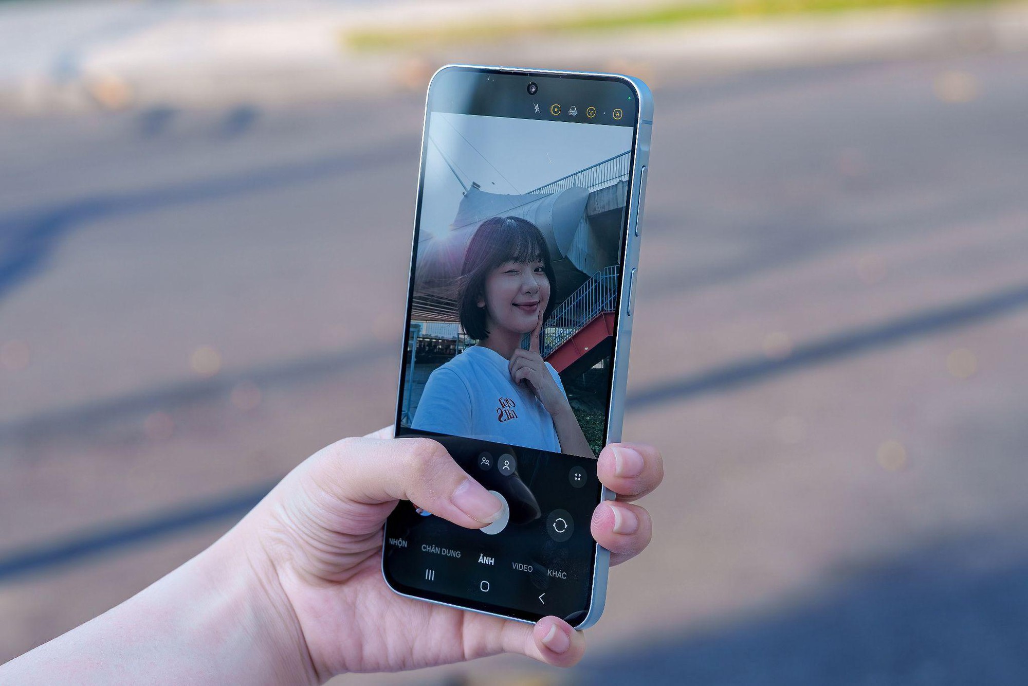 Nếu đời m&igrave;nh chưa rực rỡ th&igrave;&hellip; m&igrave;nh thử bắt vibe thời thượng, bắt vibe đ&ecirc;m, bắt vibe th&ocirc;ng th&aacute;i xem! - Ảnh 4.