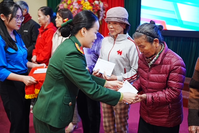 Lan tỏa sức trẻ 319 tr&ecirc;n những c&ocirc;ng tr&igrave;nh nơi bi&ecirc;n giới - Ảnh 8.