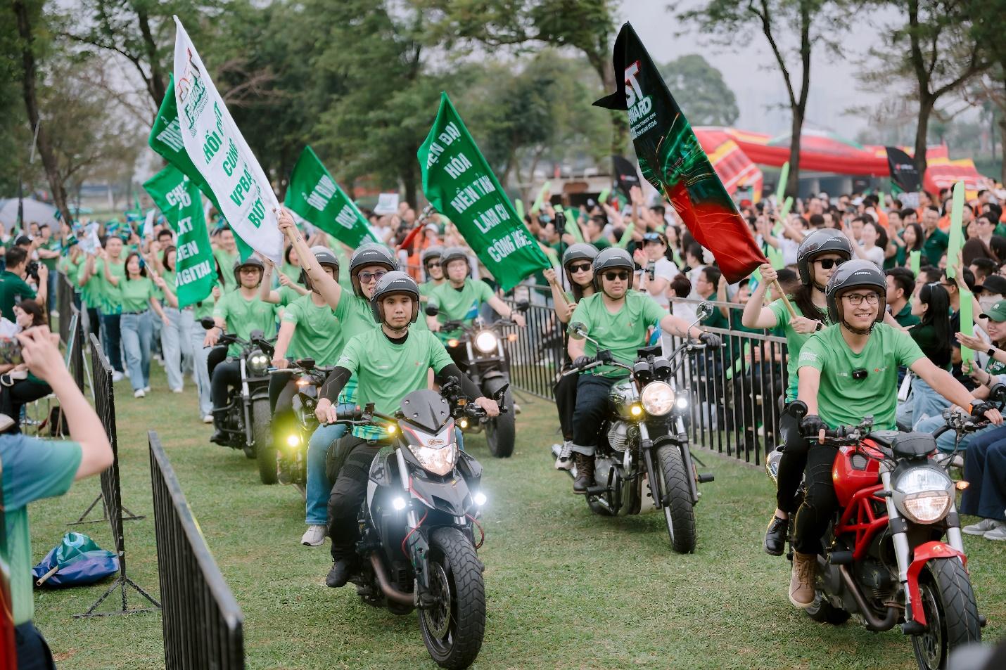 Văn h&oacute;a doanh nghiệp l&agrave; động lực ph&iacute;a sau h&agrave;nh tr&igrave;nh bứt ph&aacute; của VPBank- Ảnh 3.