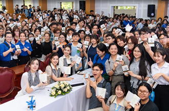 C&aacute;c hoa &aacute; hậu, nghệ sĩ chia sẻ h&agrave;nh tr&igrave;nh theo đuổi đam m&ecirc; với sinh vi&ecirc;n - Ảnh 2.