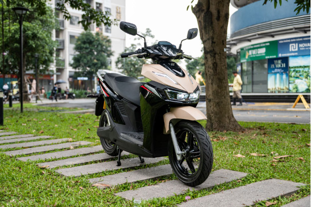 Người d&ugrave;ng trải nghiệm VinFast Viper: Đi phố linh hoạt, đổi pin nhanh hơn đổ xăng, chi ph&iacute; sử dụng thấp- Ảnh 1.