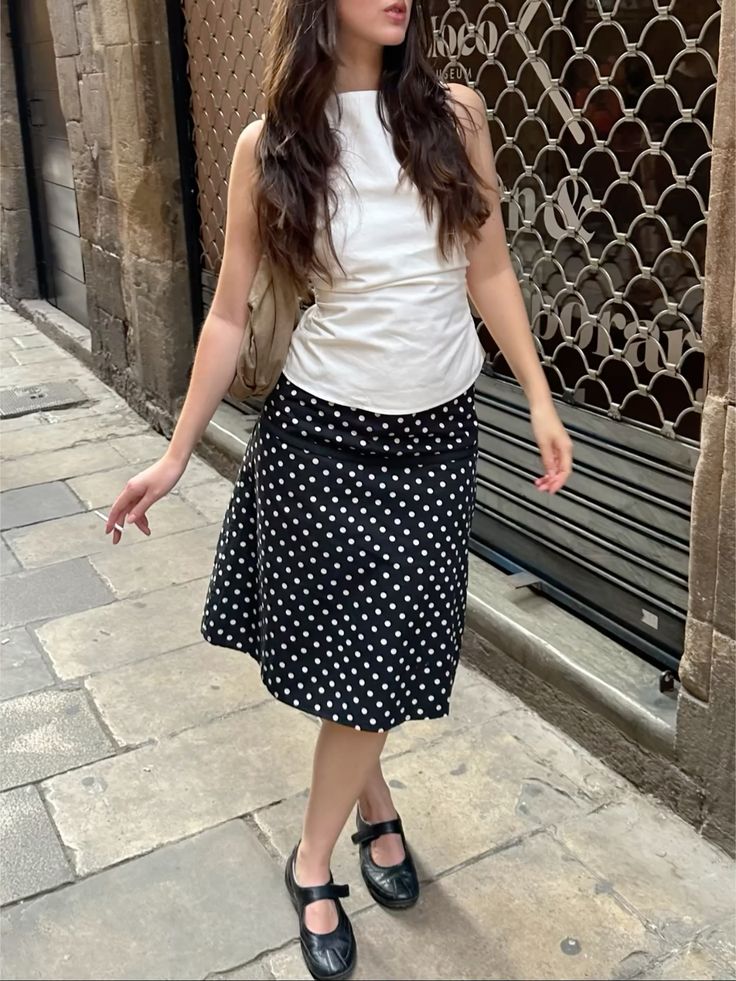 4 mẫu chân váy hot trend hè năm nay, cứ diện lên là auto xinh- Ảnh 15. 4 mẫu chân váy hot trend hè năm nay, cứ diện lên là auto xinh- Ảnh 15.