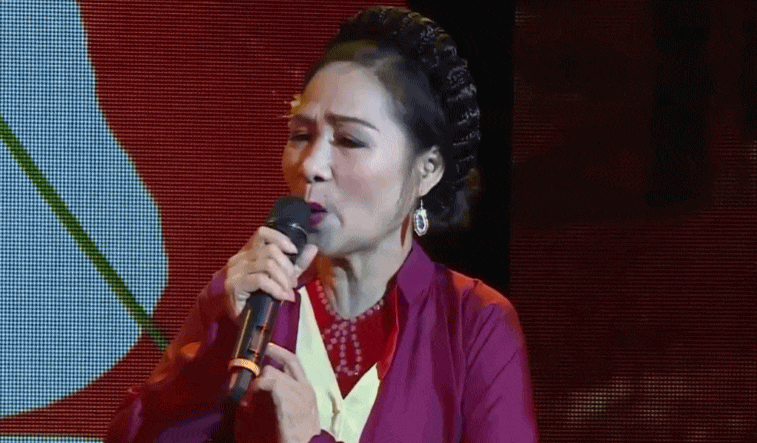 Nữ NSND duy nhất ứng cử đại biểu Quốc hội khoá XVI: Giám đốc Nhà hát nhận bằng khen Thủ tướng, sự nghiệp cả nước ngưỡng mộ - Ảnh 4.