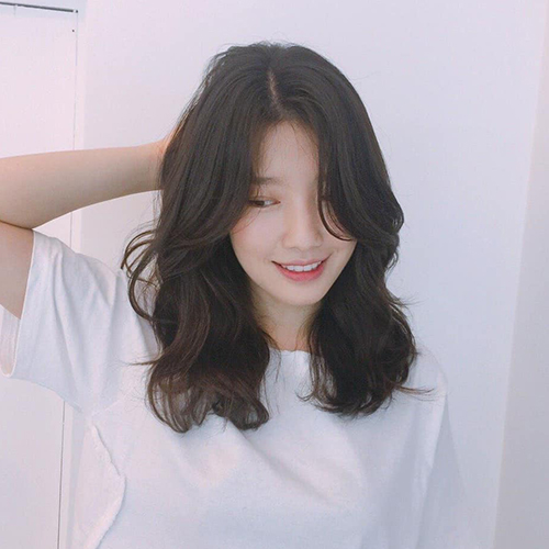 T&oacute;c layer nữ cho mặt tr&ograve;n: 5 kiểu gi&uacute;p gọn mặt ngay tức th&igrave; - Ảnh 5.