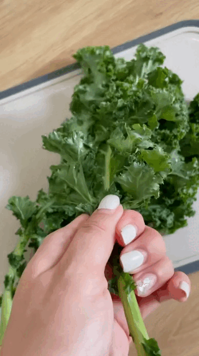 "Vua rau xanh" b&aacute;n đầy chợ Việt, gi&agrave;u chất xơ, c&agrave;ng ăn da c&agrave;ng đẹp, chị em đua nhau mua - Ảnh 2.