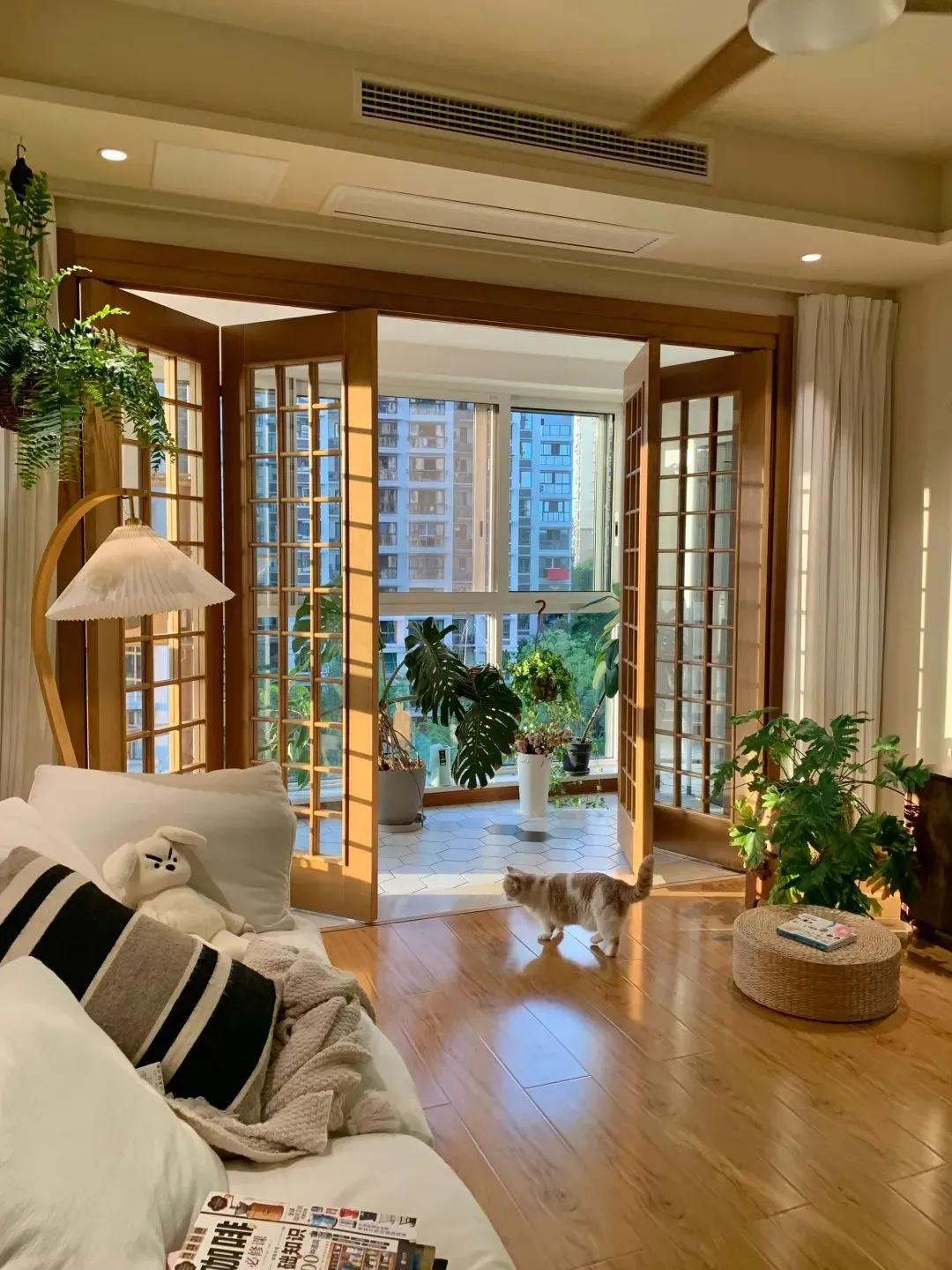 Không mua sắm, không tụ tập: Nữ giáo viên khiến mạng xã hội ngưỡng mộ chỉ nhờ một việc mỗi ngày - Ảnh 2.